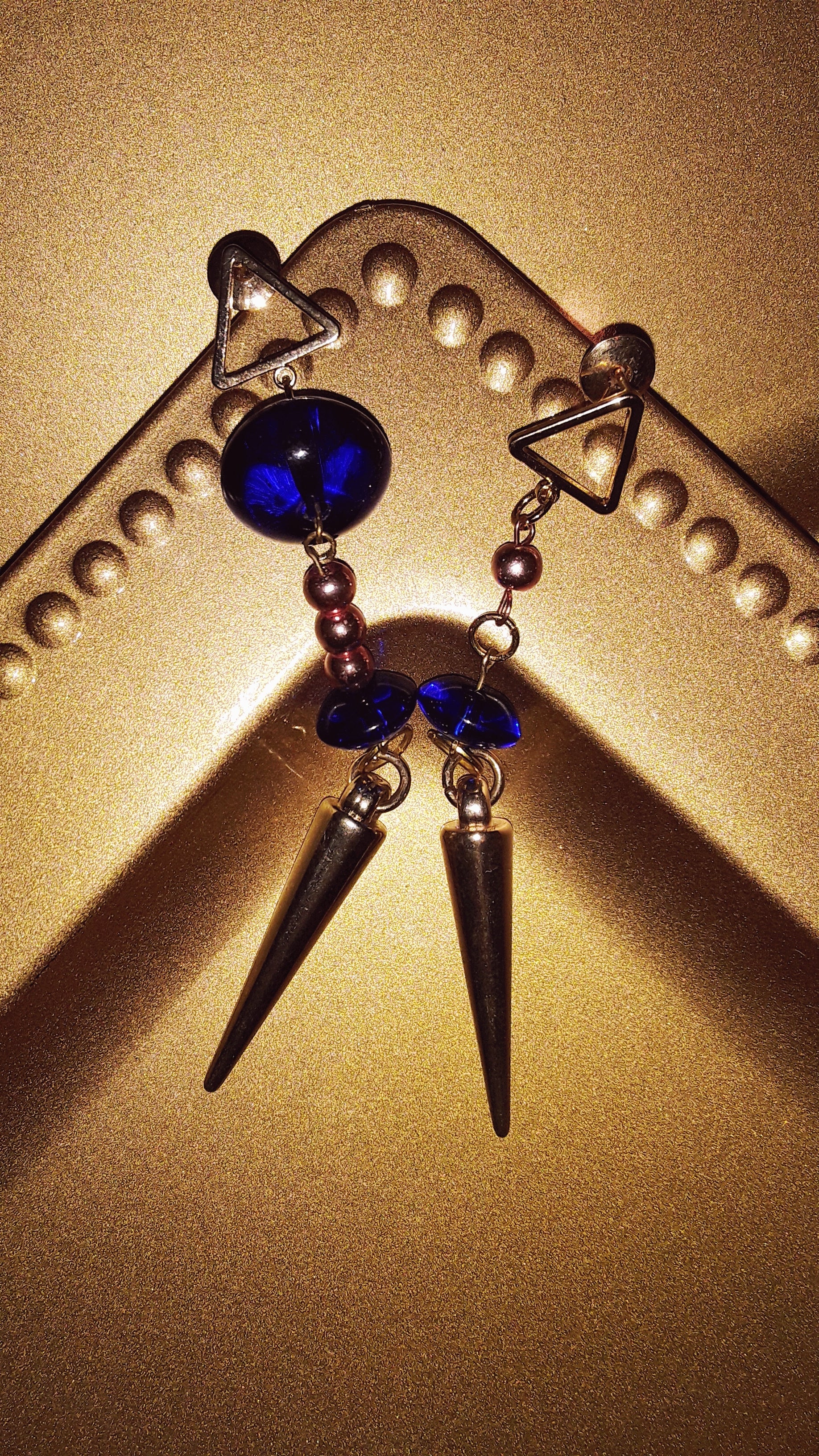 TRUE BLUE MAGIC WOMAN - earrings - blue glass