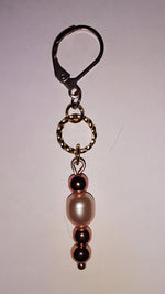 Load image into Gallery viewer, GODDESS TRIBUTE - dangle pearl earrings
